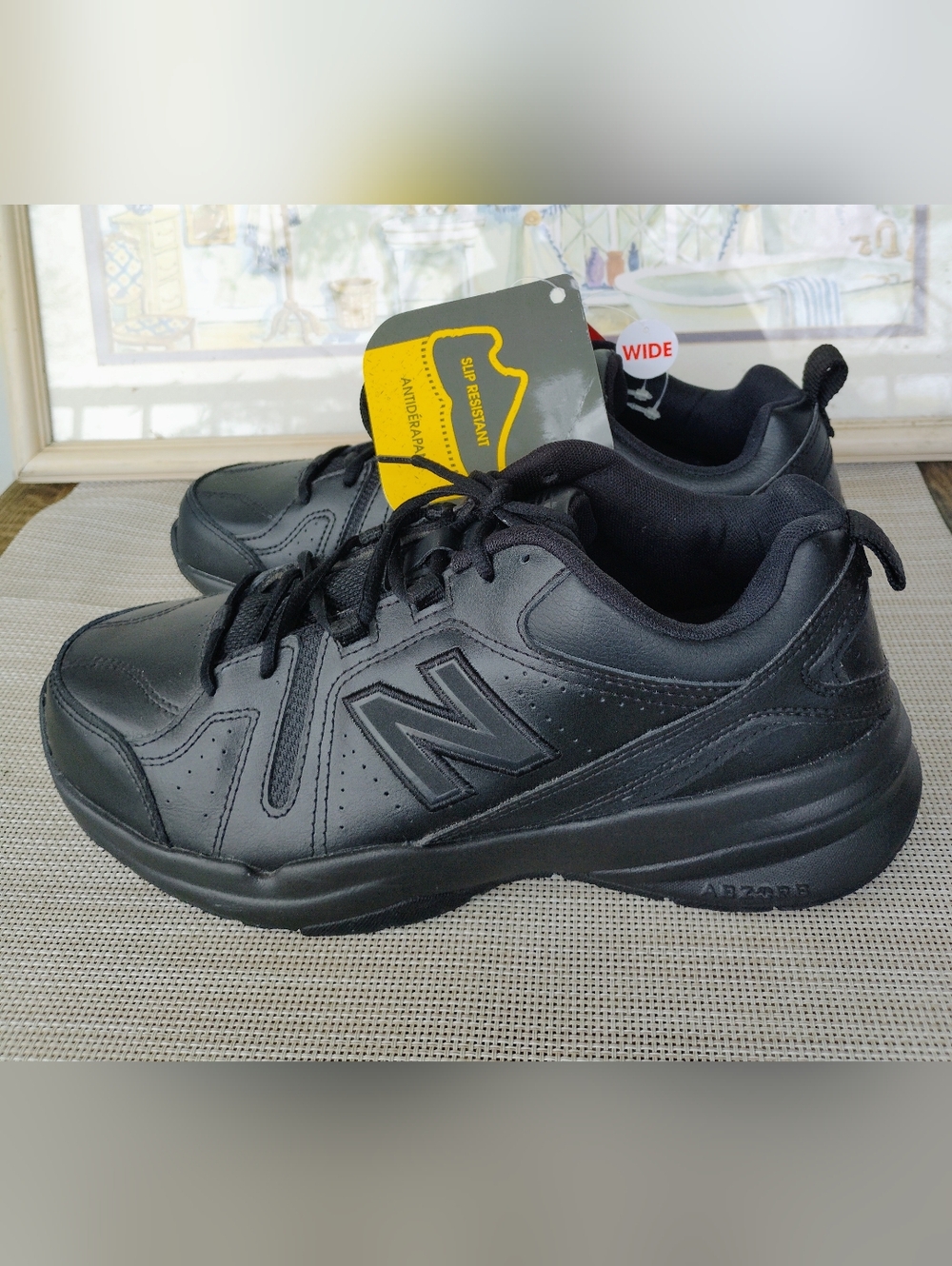 NWT New Balance "608v4" Triple Black Leather Work/Casual Shoes. Size 10.5D.